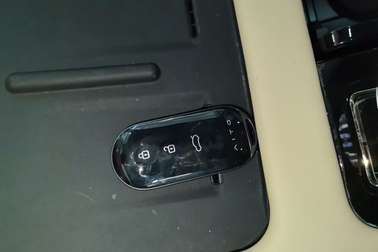 鸿蒙智行 问界M7 2022款 1.5T 四驱豪华版中控内饰11