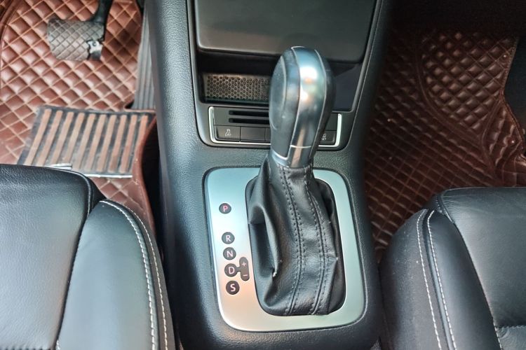 大众 途观 2016款 300TSI 自动两驱舒适版中控内饰18