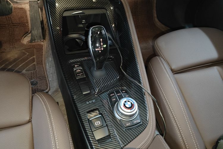 宝马X1 2020款 sDrive20Li 尊享型中控内饰18