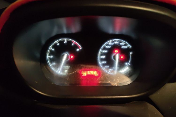 名爵3 2013款 1.3L AMT舒适版中控内饰14