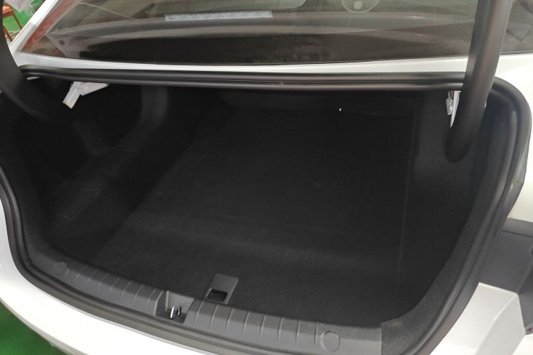 比亚迪 秦PLUS 2025款 DM-i 智驾版 55KM领先型机舱底盘23