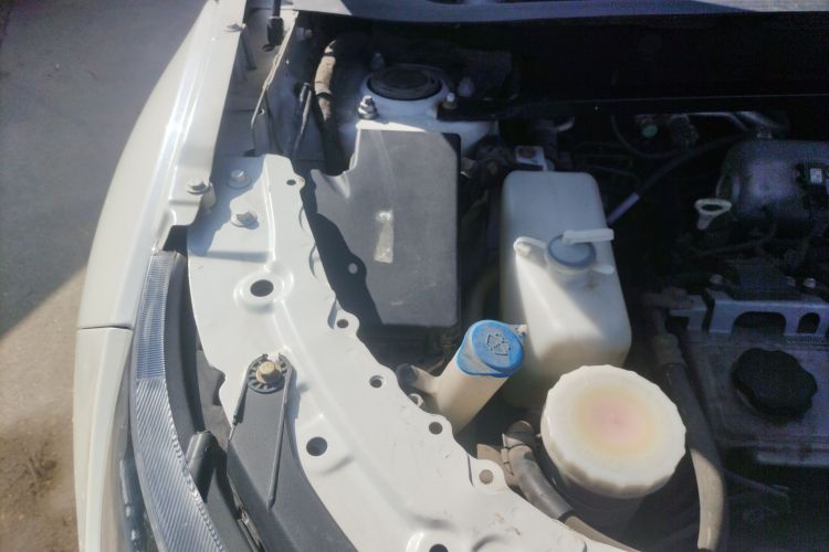 陆风X7 2015款 2.0T 全景尊贵版局部细节9006