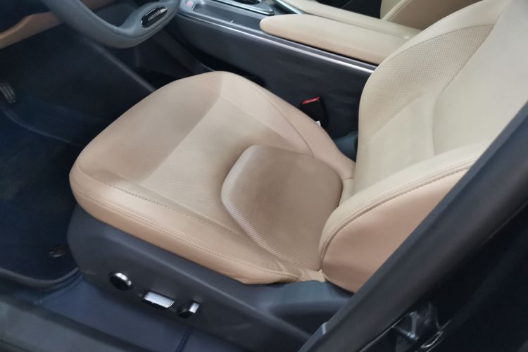 ARCFOX极狐 极狐 阿尔法T5(ARCFOX αT5) 2025款 520 PRO局部细节19