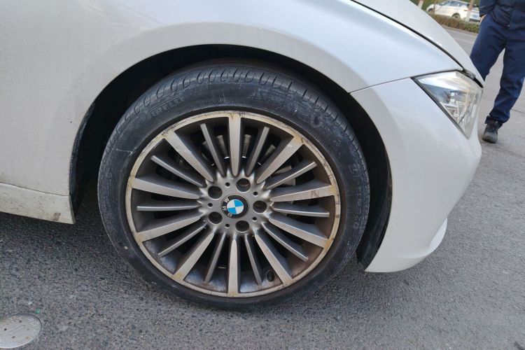 宝马3系 2019款 320Li 时尚型车身外观10