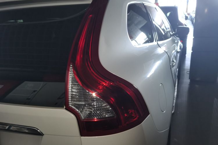 沃尔沃XC60 2017款 T5 AWD 智远升级版车身外观9