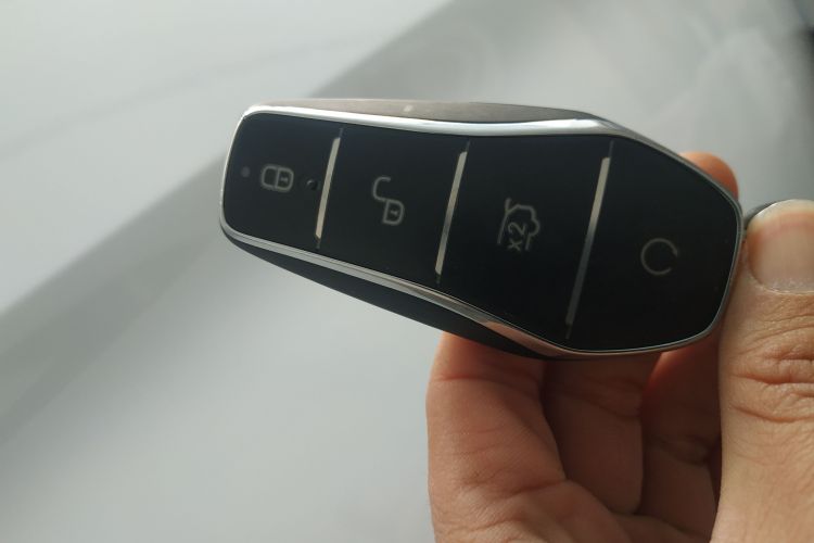 比亚迪 秦L 2024款 DM-i 120KM超越型中控内饰7001