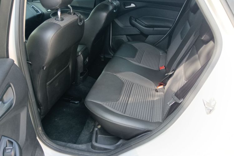 福特 福克斯 2017款 三厢 1.6L 自动风尚型智行版中控内饰21