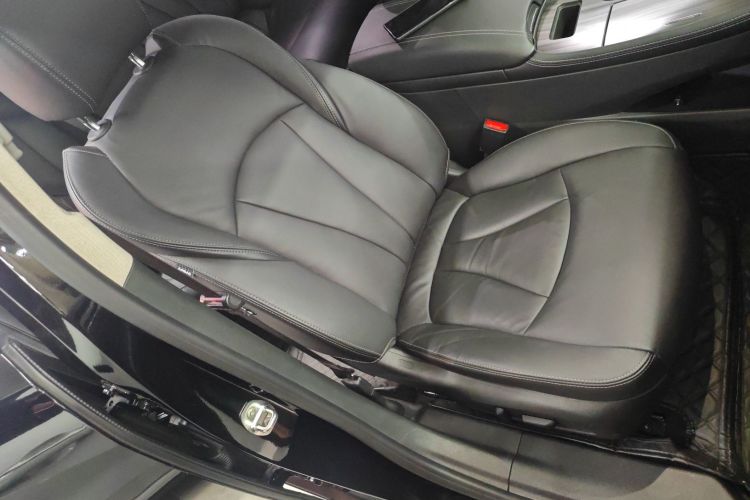 别克 君越 2022款 552T 豪华型中控内饰41