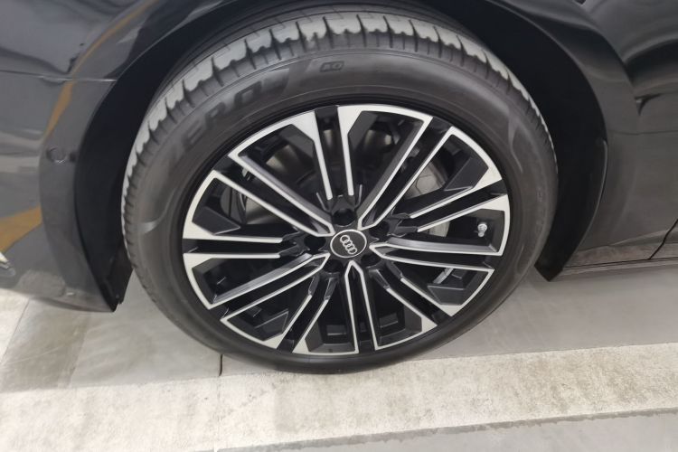 奥迪A6L 2024款 45 TFSI quattro 尊享致雅型车身外观6007