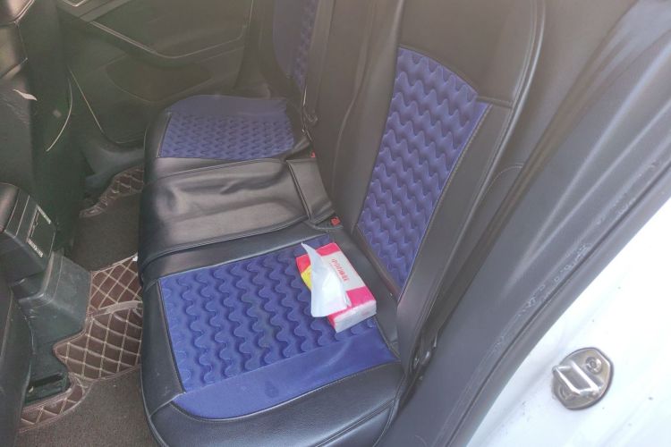 大众 高尔夫 2016款 1.6L 自动时尚型中控内饰21