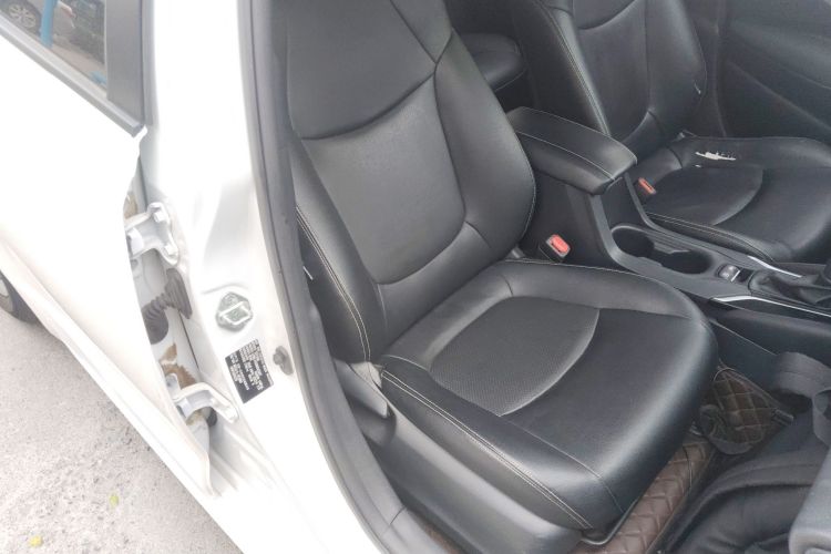 丰田 卡罗拉 2022款 TNGA 1.5L CVT先锋版局部细节41