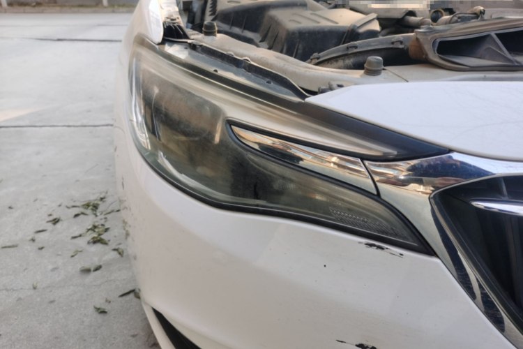 别克 英朗 2018款 18T 自动精英型车身外观8