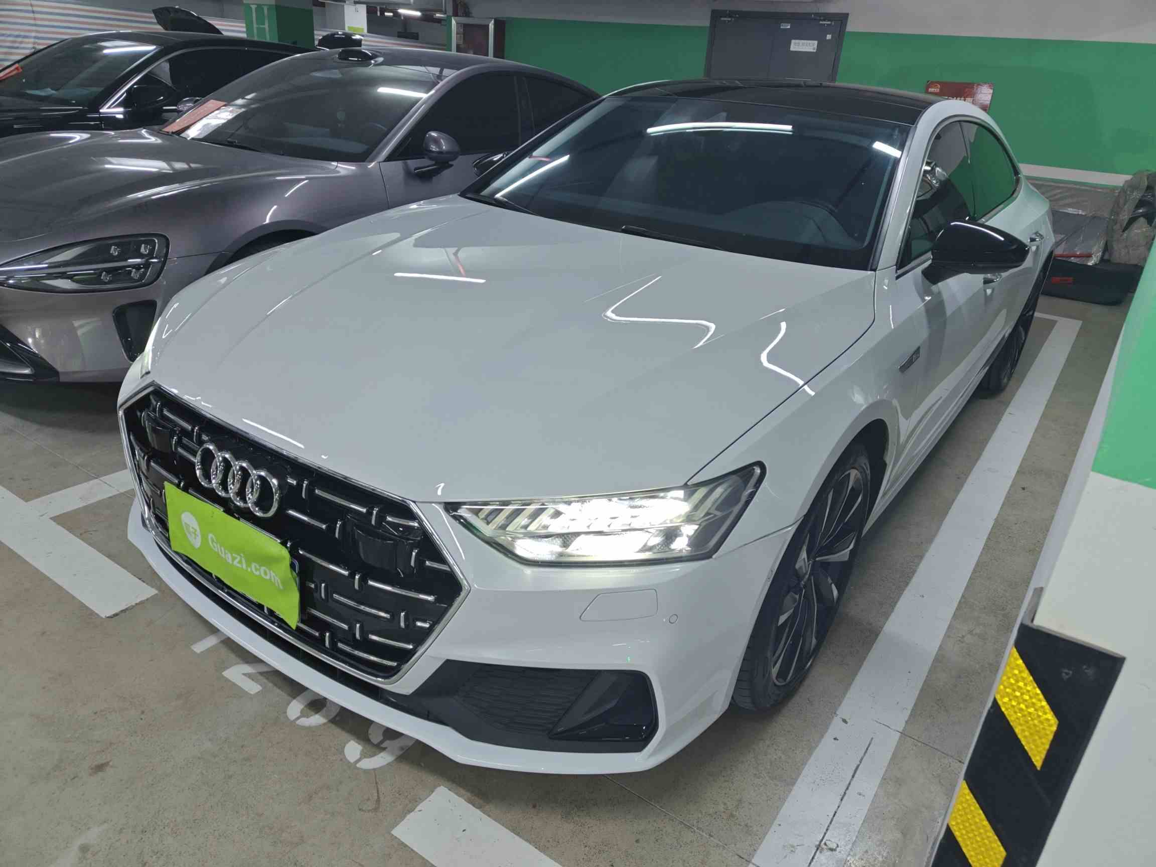 奥迪A7L 2022款 45 TFSI quattro S-line 圣骑士(2)