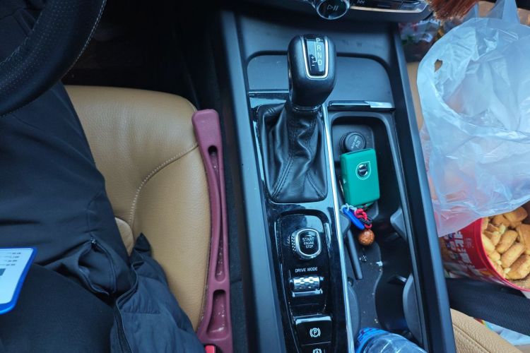 沃尔沃XC60 2018款 T5 四驱智逸版中控内饰18