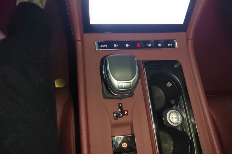 红旗H5 2024款 1.5T DCT智联旗韵版局部细节18