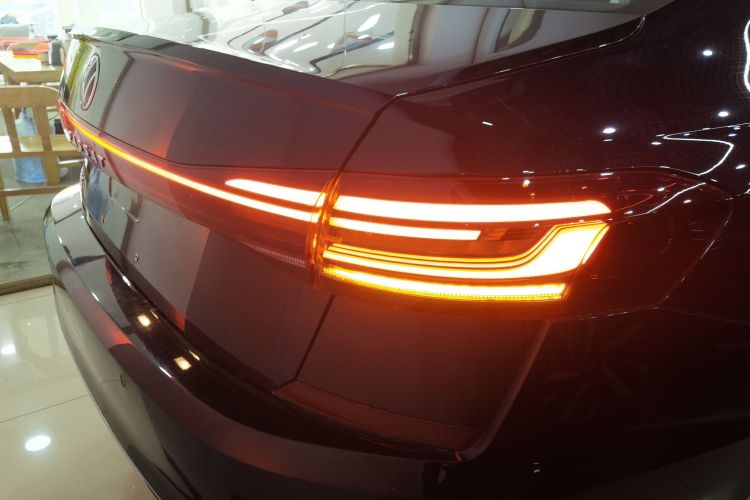 大众 帕萨特 2026款 出众款 330TSI 星空精英版车身外观9