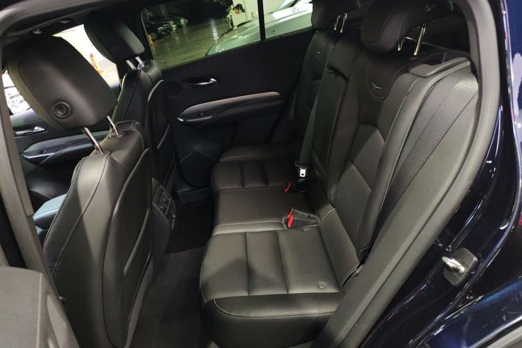 凯迪拉克XT4 2020款 改款 28T 两驱领先型中控内饰21