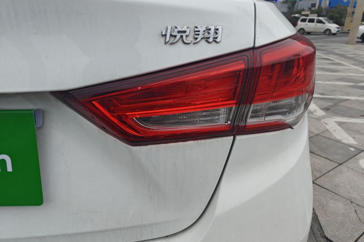 长安 悦翔 2019款 1.5L DCT 联动云版车身外观9