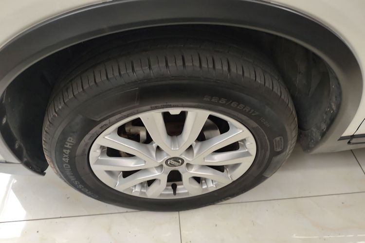 日产 奇骏 2017款 2.0L CVT舒适版 2WD车身外观35