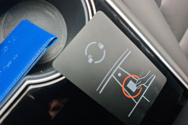 特斯拉 Model 3 2020款 标准续航后驱升级版中控内饰7001