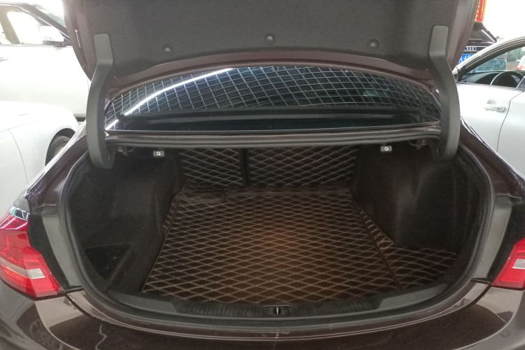 别克 君越 2018款 20T 精英型机舱底盘23