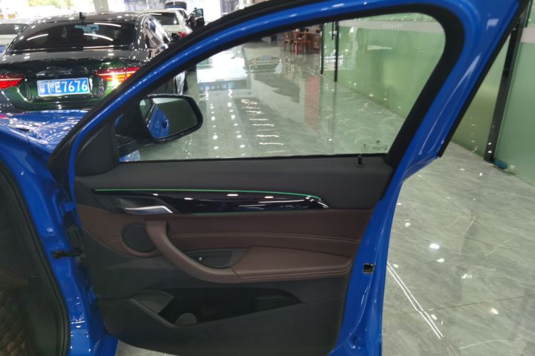 宝马X2 2020款 sDrive25i 领先型M运动套装中控内饰42