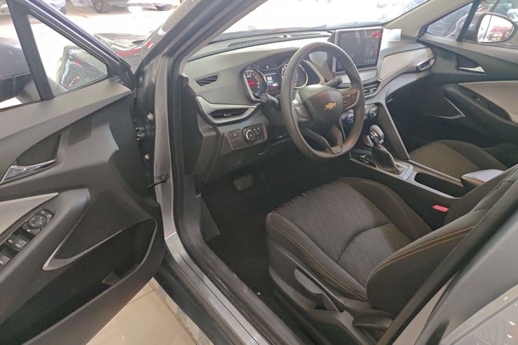 雪佛兰 沃兰多 2018款 530T 自动劲享版（5+2款） 国V中控内饰7003