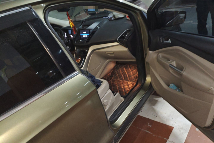 福特 翼虎 2013款 1.6L GTDi 四驱精英型局部细节9005