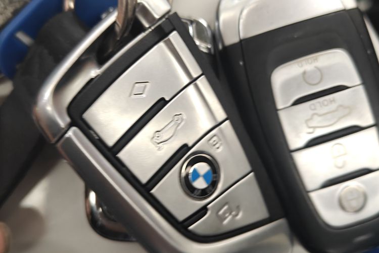 宝马3系 2020款 320i 运动套装中控内饰11