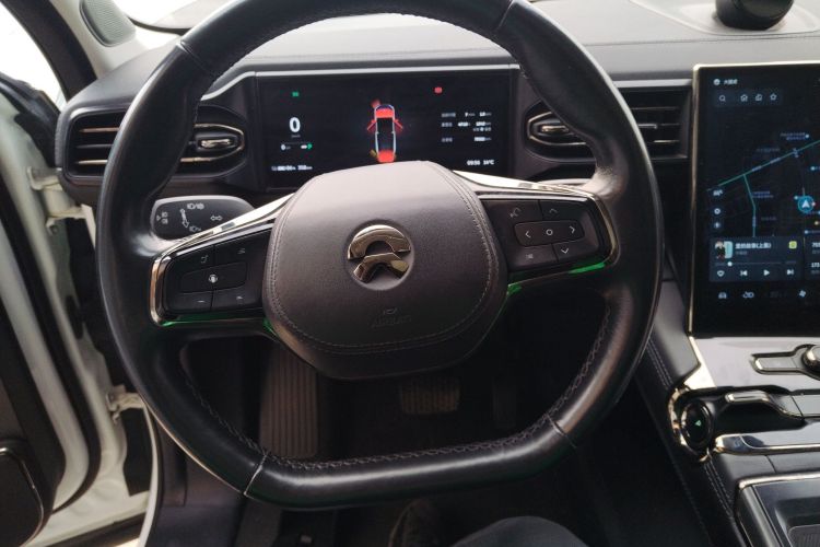 蔚来ES8 2020款 450KM 七座版中控内饰13