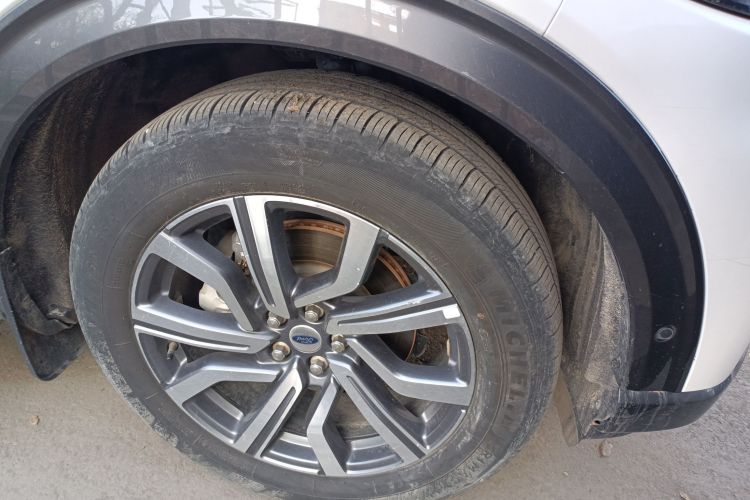 福特 探险者 2023款 EcoBoost 285 四驱钛金版 7座车身外观10