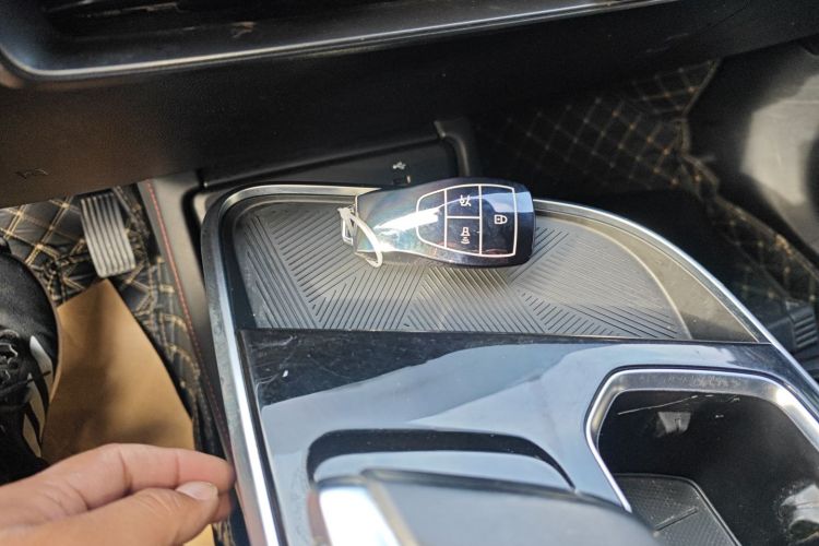 北京汽车 魔方 2023款 1.5T DCT黄金版中控内饰7001