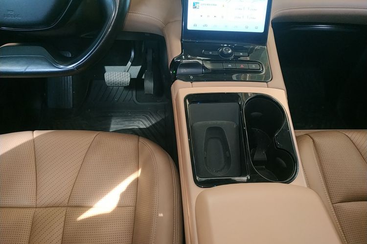 蔚来ES8 2018款 创始版局部细节18