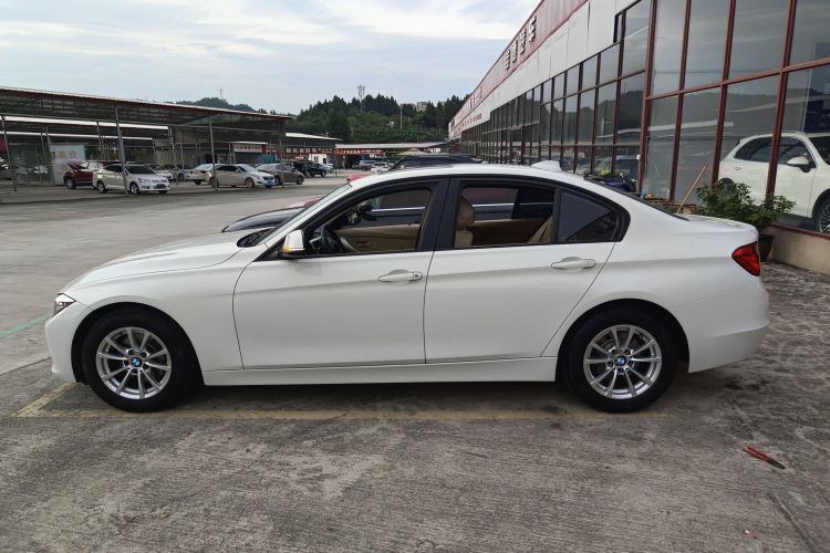 宝马3系 2013款 316i 进取型车身外观4