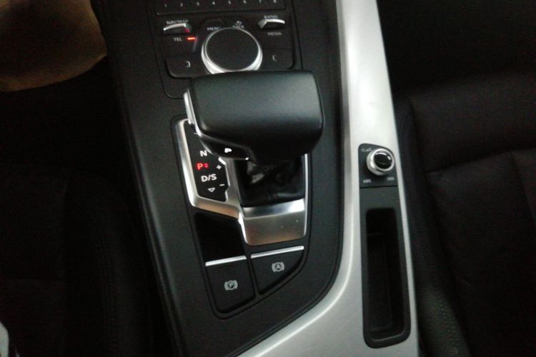 奥迪A5 2017款 Sportback 40 TFSI 时尚型中控内饰18