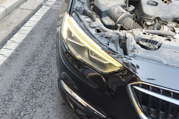 别克 君威 2019款 20T 精英型 国VI车身外观8