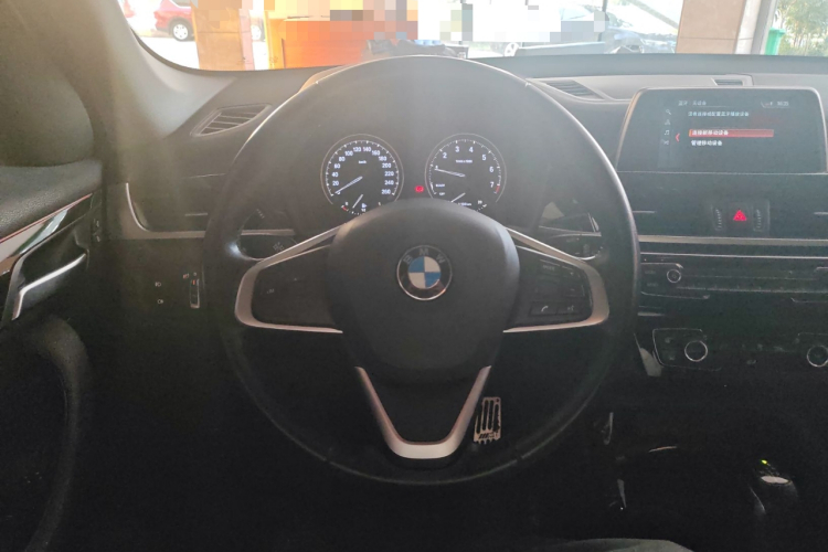 宝马X1 2019款 sDrive18Li 尊享型中控内饰13