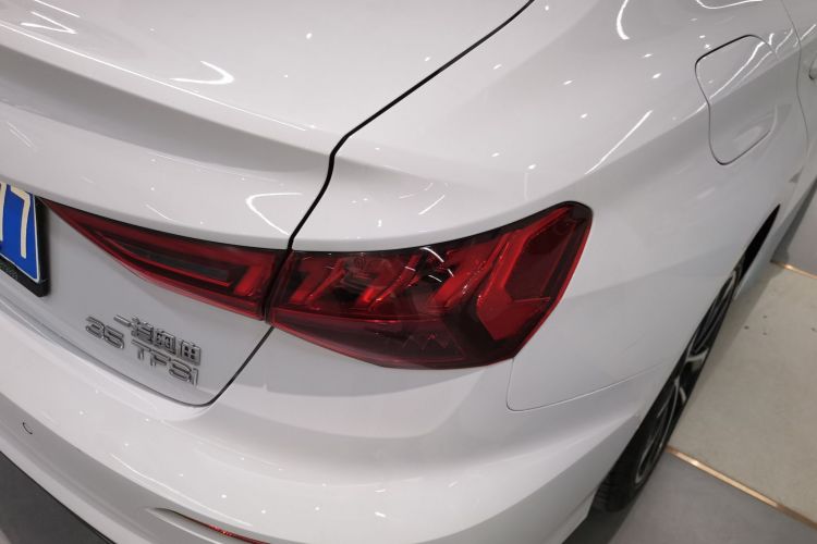 奥迪A3 2022款 A3L Limousine 35 TFSI 进取运动型车身外观9