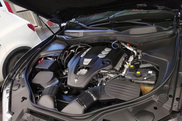 玛莎拉蒂 Levante 2022款 3.0T Modena机舱底盘24