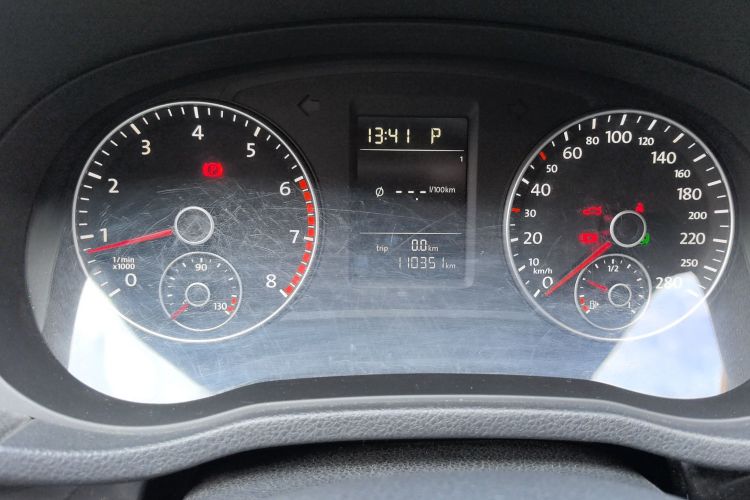 大众 帕萨特 2014款 1.8TSI DSG尊荣版中控内饰14