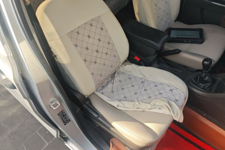 五菱汽车 五菱宏光V 2022款 1.5L劲取版电动助力LAR局部细节41