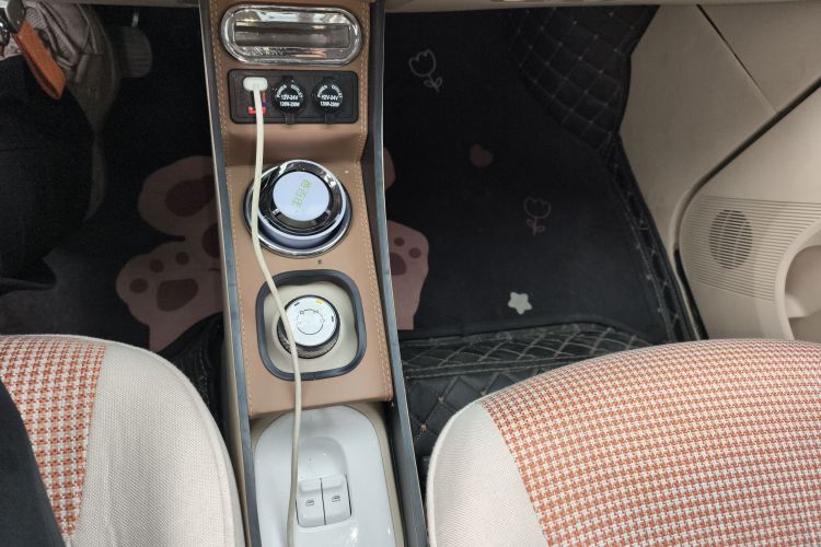 五菱汽车 宏光MINIEV 2024款 第三代 215km 青春版中控内饰18