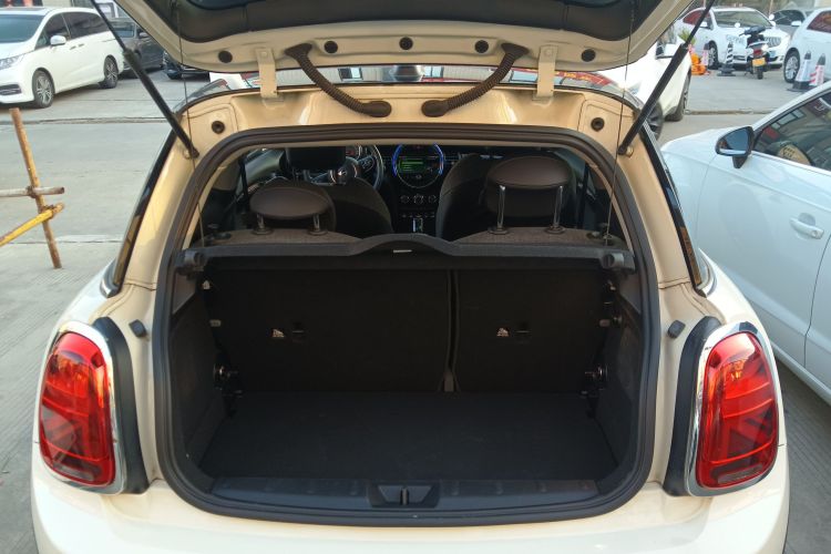 MINI 2019款 1.5T COOPER 经典派局部细节23