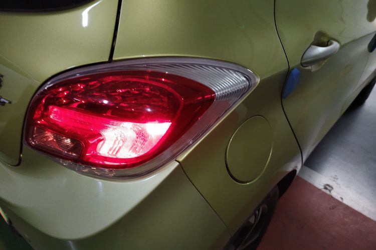 长安欧尚 奔奔E-Star 2020款 心动版 三元锂车身外观6006