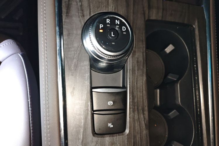 福特 探险者 2024款 2.3T EcoBoost 四驱钛金版 6座局部细节18