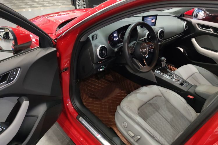 奥迪A3 2018款 30周年年型 Sportback 35 TFSI 时尚型中控内饰7003