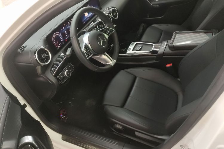 奔驰A级 2023款 A 180 L局部细节19