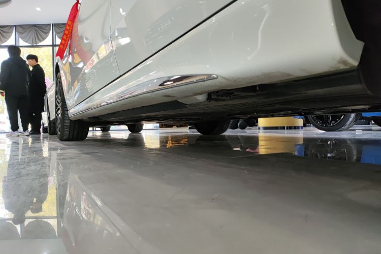 奔驰C级 2024款 改款二 C 260 L 运动版局部细节9002