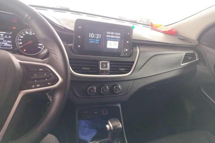 宝骏730 2019款 1.5T CVT时尚型 7座 国VI中控内饰16