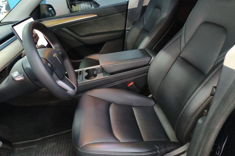 特斯拉 Model Y 2022款 Performance高性能全轮驱动版中控内饰19